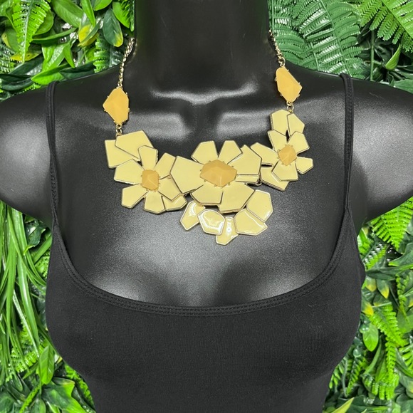 Jewelry - Geometric Yellow Flower Enamel Statement Bib Necklace Gold Tone Chunky 3801